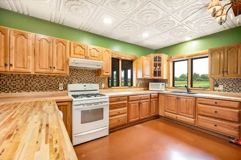 Kitchen - 4450 50th Ave, Sears, MI 49679 photo 4 of 9