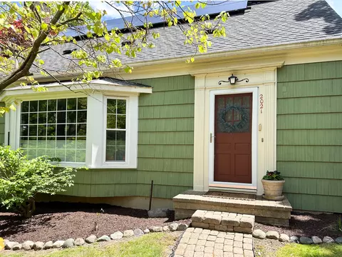 2021 Geddes Ave, Ann Arbor, MI 48104