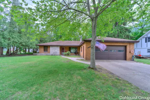 2587 Pennsylvania Ave, Muskegon, MI 49445
