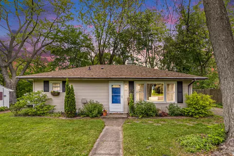 2137 Roseland Ave, Kalamazoo, MI 49001