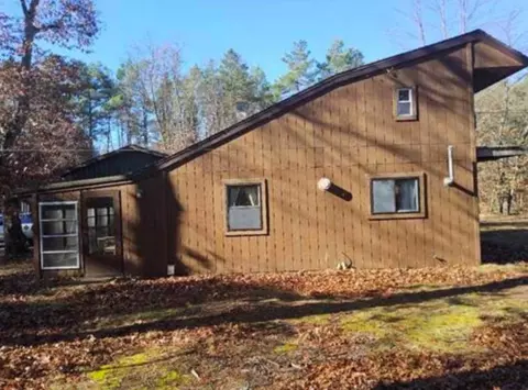 5476 W Pingree Dr, White Cloud, MI 49349