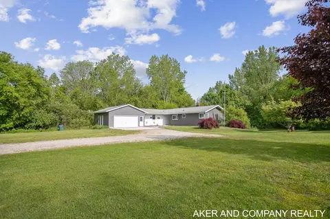8091 Warner St, Allendale, MI 49401 photo 5