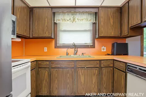 8091 Warner St, Allendale, MI 49401 photo 27