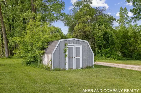 8091 Warner St, Allendale, MI 49401 photo 12