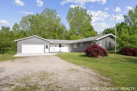 8091 Warner St, Allendale, MI 49401 photo 3