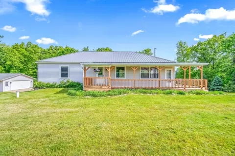10635 D Dr N, Ceresco, MI 49033