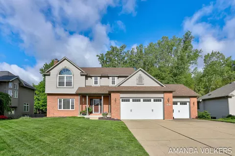 3969 Shorewood Ct, Grandville, MI 49418