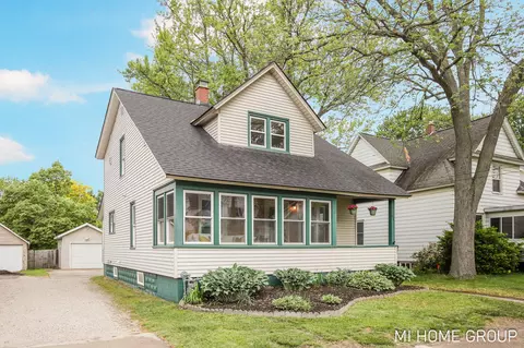 44 Taft St, Zeeland, MI 49464