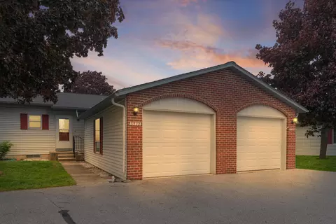 3272 Cambridge St SE, Grand Rapids, MI 49512