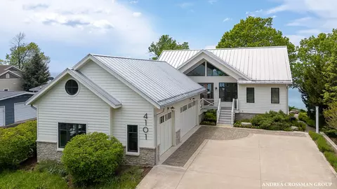 4101 Lakeridge Dr, Holland, MI 49424