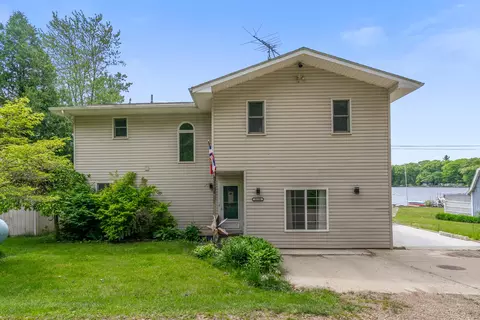 51156 Maple Rd, Marcellus, MI 49067