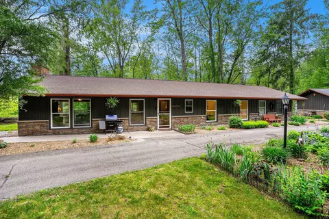 731 13 Mile Rd NW, Sparta, MI 49345