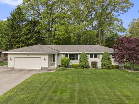 4841 Laurel St, Norton Shores, MI 49441
