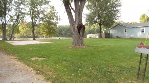 265 W Water St, Constantine, MI 49042 photo 3
