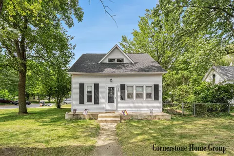 503 E Main St, Middleville, MI 49333