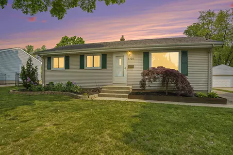 1721 35th St SW, Wyoming, MI 49519