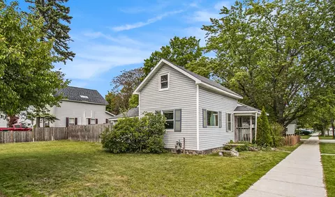 302 Wood St, Hart, MI 49420