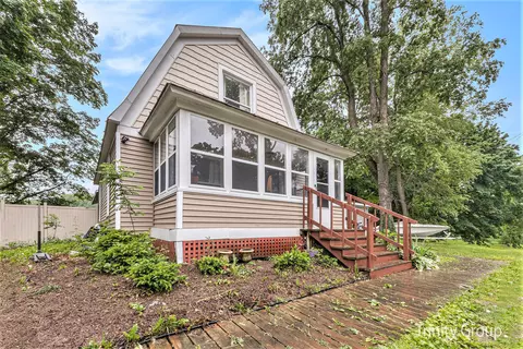 912 124th Ave, Shelbyville, MI 49344