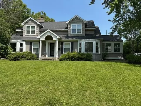 1428 Woodlawn Ave SE, East Grand Rapids, MI 49506