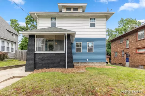 1136 Neland Ave SE, Grand Rapids, MI 49507