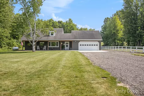 1036 Quincy St, Grandville, MI 49418