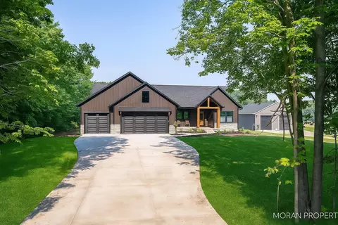 12607 76th Ave, Allendale, MI 49401
