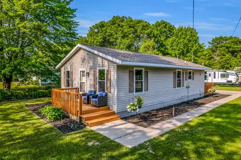 1446 Riblet Rd, Muskegon, MI 49445