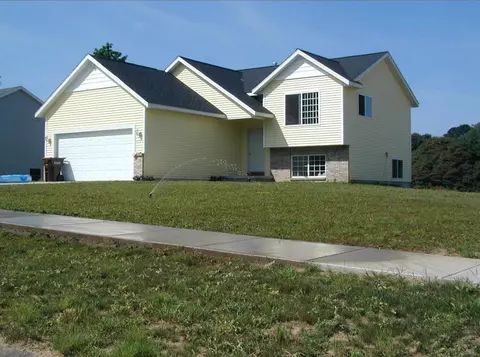 4022 Patti Rd, Dorr, MI 49323