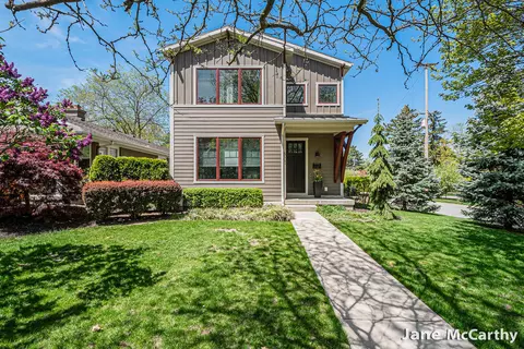 855 Bellclaire Ave SE, Grand Rapids, MI 49506