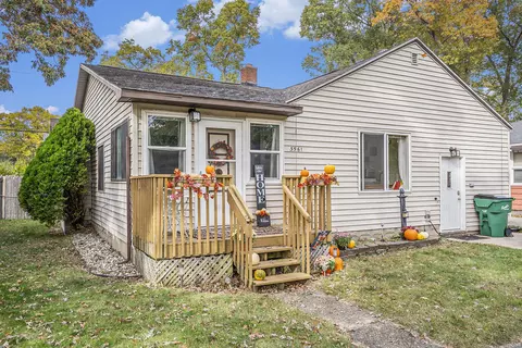 3561 Hiawatha Dr, Muskegon, MI 49441