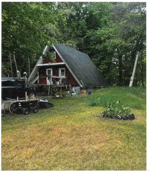 982 W 1st St, Scottville, MI 49454