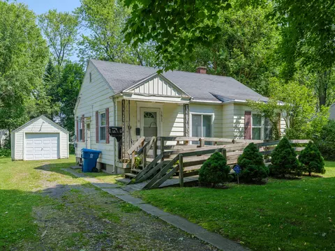 1617 Fulton St, Kalamazoo, MI 49001