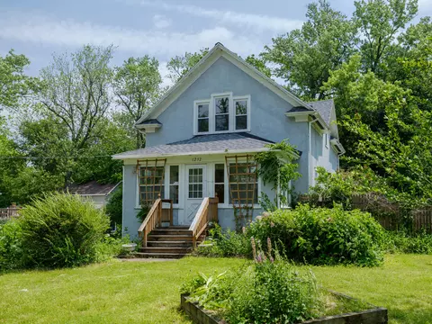 1232 Upland Dr, Kalamazoo, MI 49048