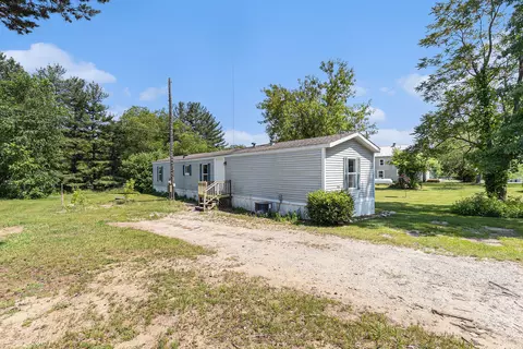 3216 E Stage Rd, Ionia, MI 48846