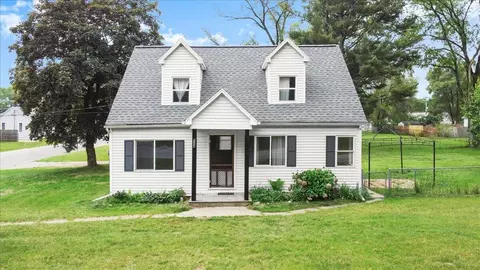 524 Kiddville St, Belding, MI 48809