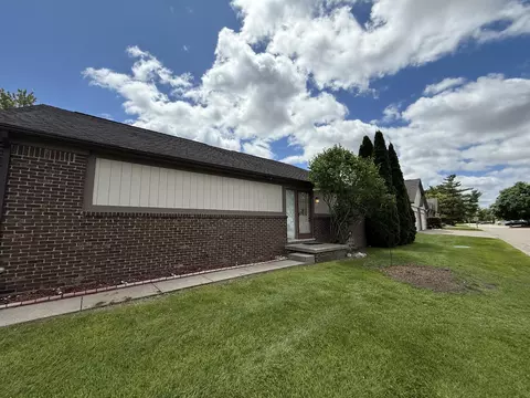 20561 Longwood Dr, Clinton Twp, MI 48038