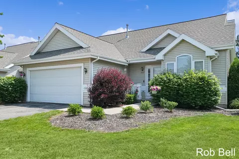 1410 Windcrest Ln NE #32, Grand Rapids, MI 49525