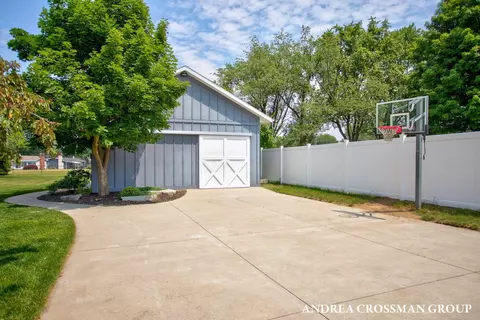 2633 Baldwin St, Jenison, MI 49428 photo 4