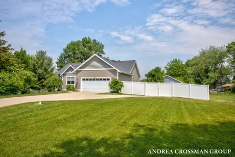 2633 Baldwin St, Jenison, MI 49428 photo 2