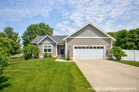 2633 Baldwin St, Jenison, MI 49428