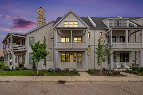 994 Harbor Dr E, St. Joseph, MI 49085