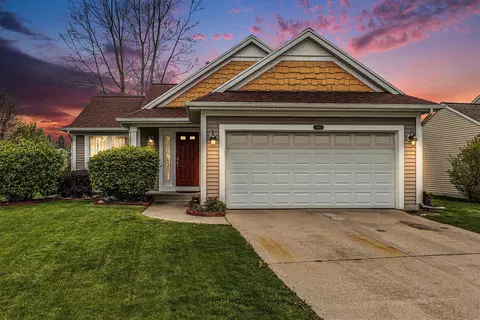 5767 E Grove Dr SE, Kentwood, MI 49512