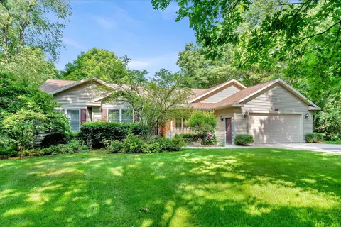 65 Kendra Ct SE, Lowell, MI 49331 photo 3