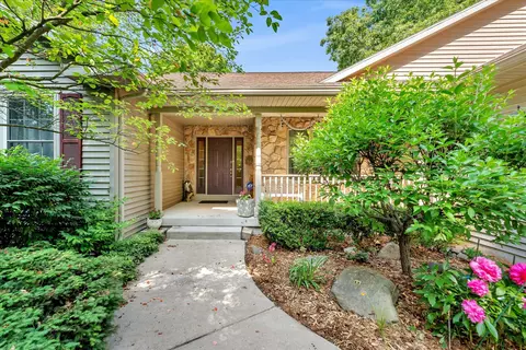 65 Kendra Ct SE, Lowell, MI 49331 photo 5