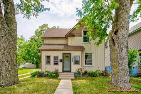 944 Burton St SW, Wyoming, MI 49509