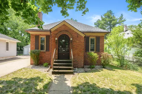 909 Dayton Ave, Kalamazoo, MI 49048