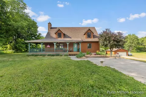 8651 22 Mile Rd NE, Sand Lake, MI 49343