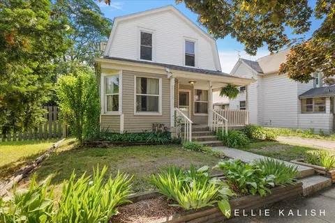 324 Gunnison Ave SW, Grand Rapids, MI 49504