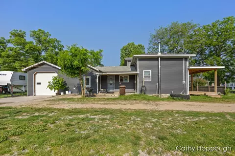 4555 Charles St, Palo, MI 48870