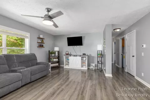 127 Hamilton Ln, Dowling, MI 49050 photo 13